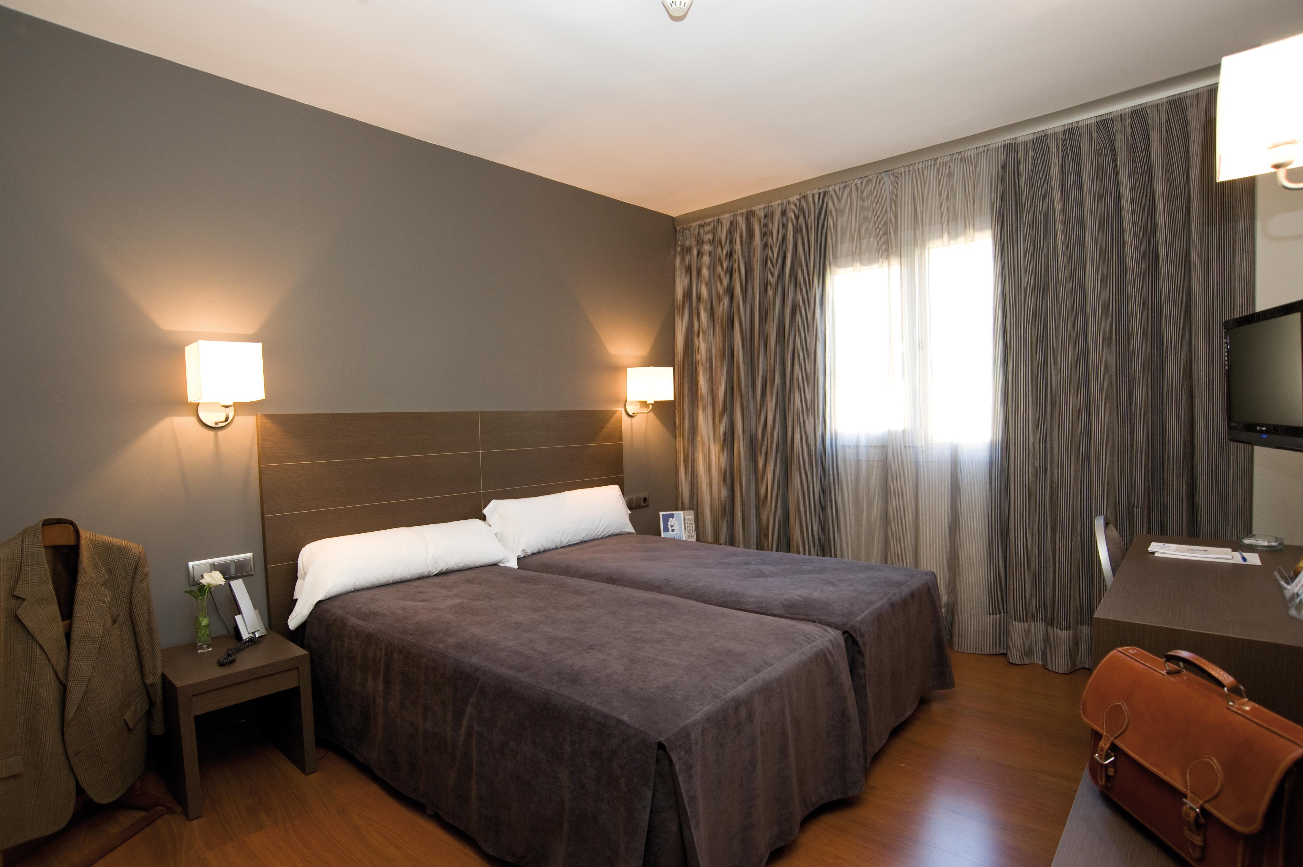 Hotel Cisneros الكالا ذي إِناريس الغرفة الصورة