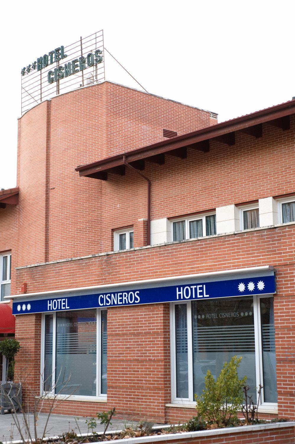 Hotel Cisneros الكالا ذي إِناريس المظهر الخارجي الصورة